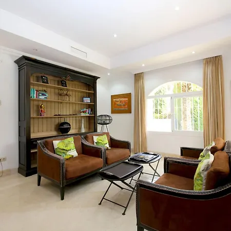 East Luxury Family Rosa Villa Estepona