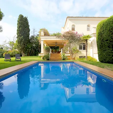 East Luxury Family Rosa Estepona