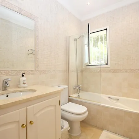 East Luxury Family Rosa Villa Estepona