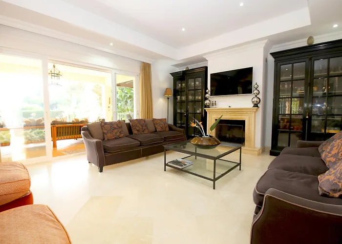 East Luxury Family Rosa * Естепона