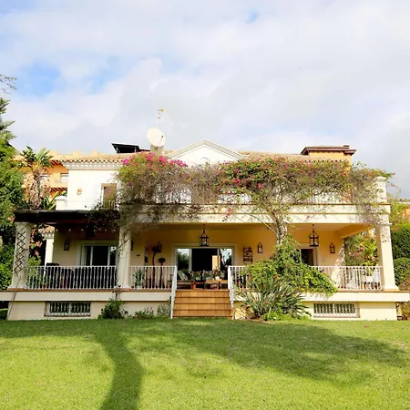 East Luxury Family Rosa