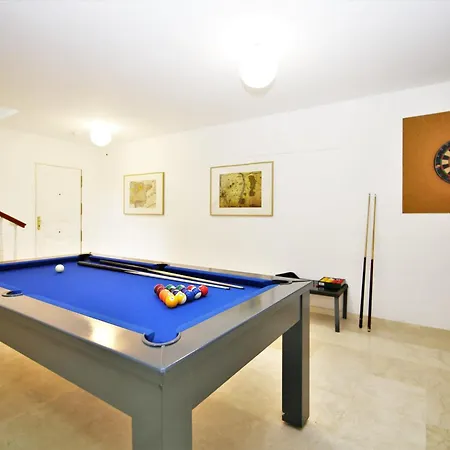 East Luxury Family Rosa Estepona